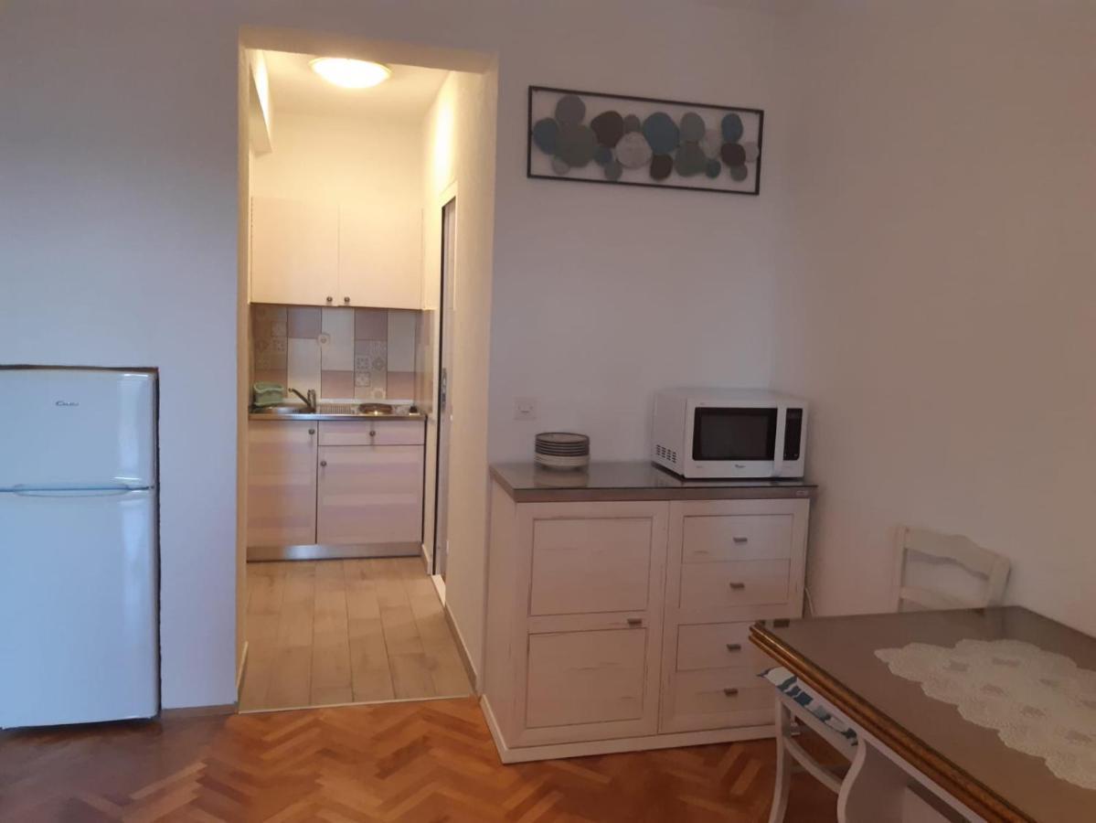 Jona - Dugi Rat - Mali Rat Apartment Luaran gambar