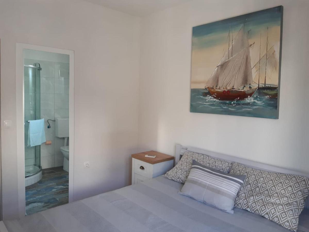Jona - Dugi Rat - Mali Rat Apartment Luaran gambar